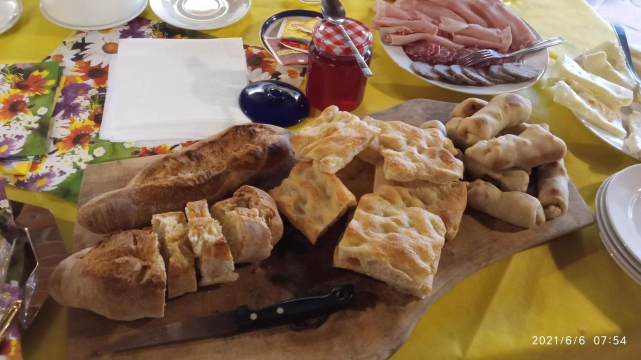 Cascina Boschetto Acomodação com café da manhã Saliceto Exterior foto
